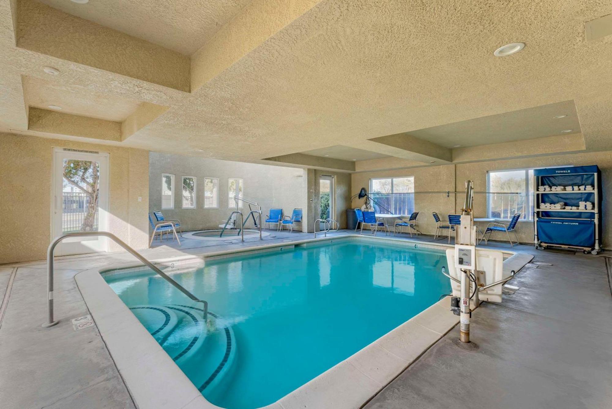 Comfort Inn Lathrop Stockton Airport Kültér fotó